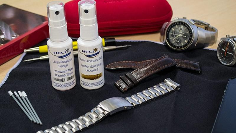 Vệ sinh dây vỏ đồng hồ đeo tay