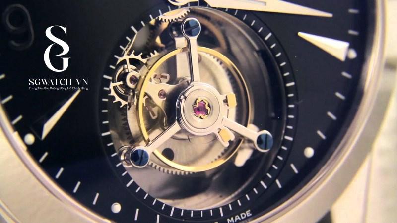 Tourbillon bên trong những chiếc đồng hồ cao cấp
