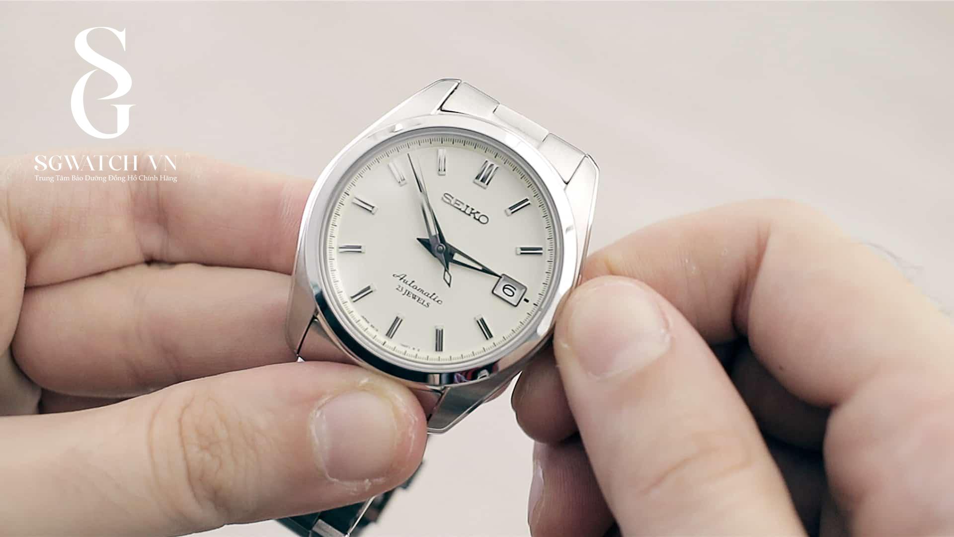 Lên Dây Cót Đồng Hồ Cơ Như Nào Là Đúng?