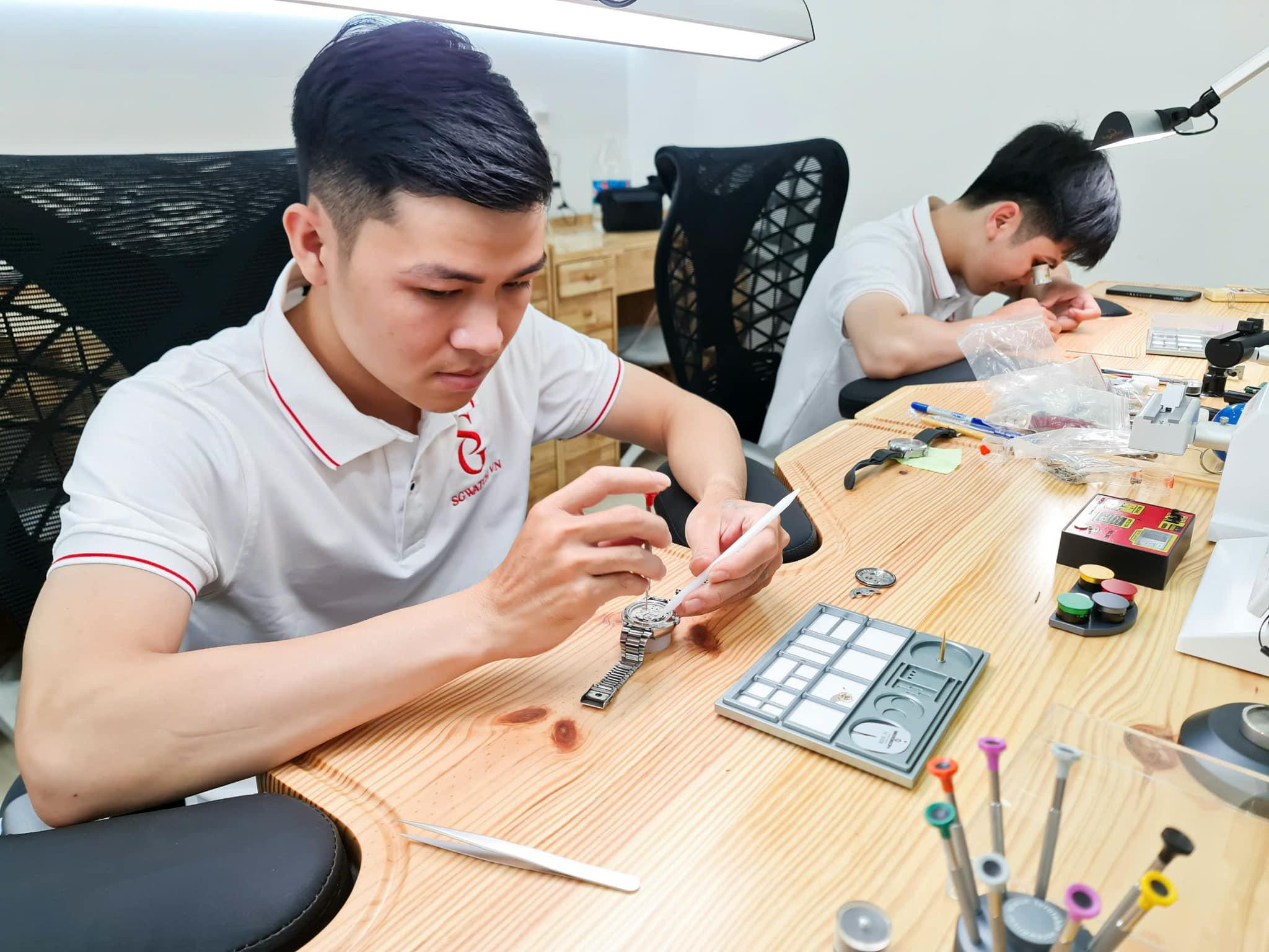 Tuyển Học Viên Kỹ Thuật Viên Sửa Chữa Đồng Hồ 