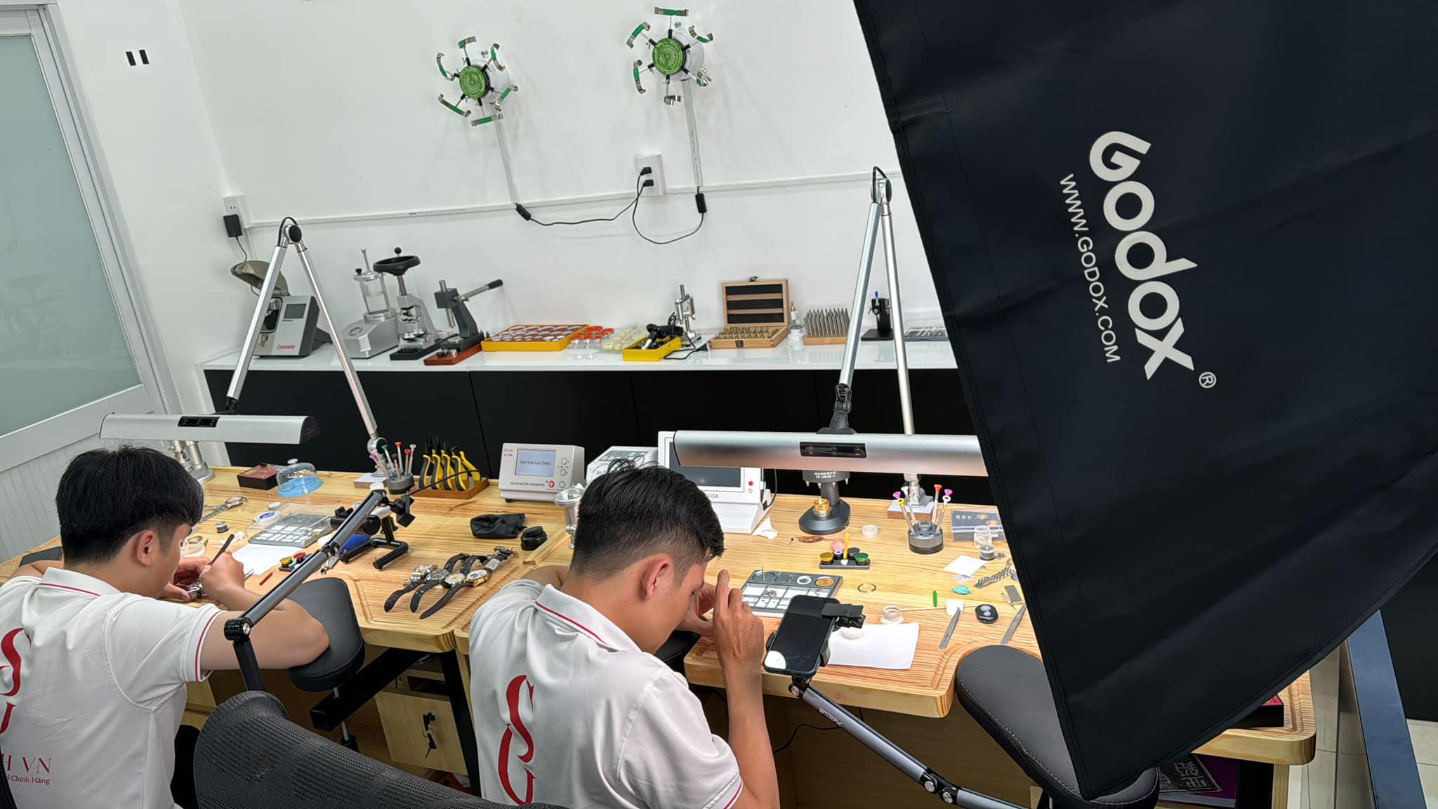 Tuyển Học Viên Kỹ Thuật Viên Sửa Chữa Đồng Hồ 