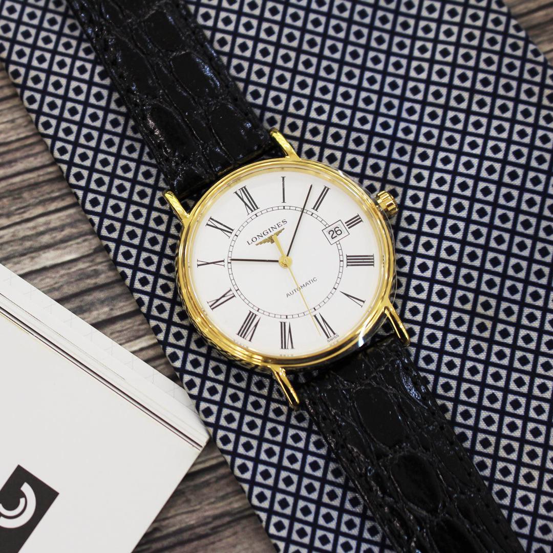 Top đồng hồ đeo tay mặt số la mã đẹp nhất