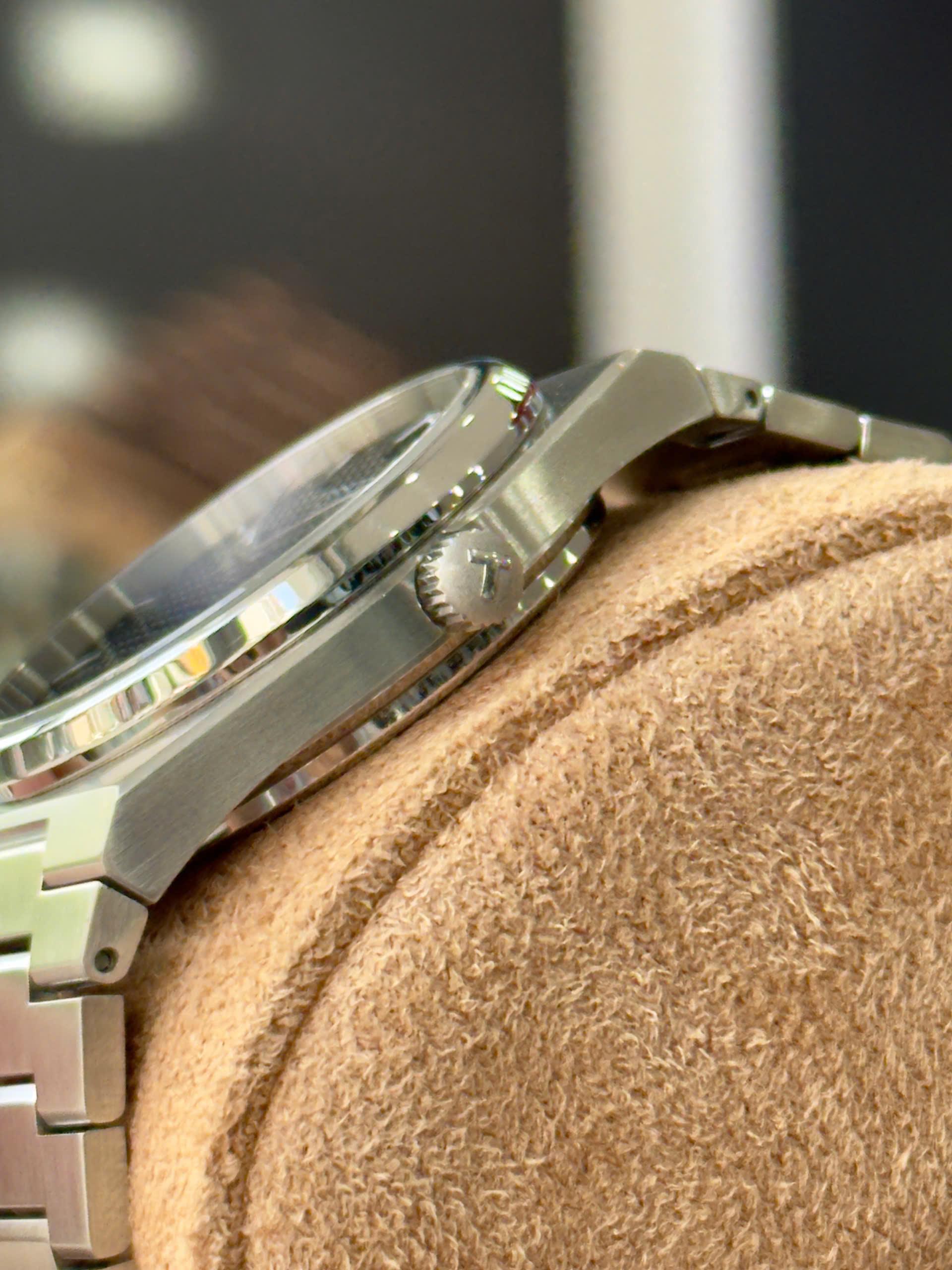 Tissot PRX Powermatic 80 T137.407.11.041.00