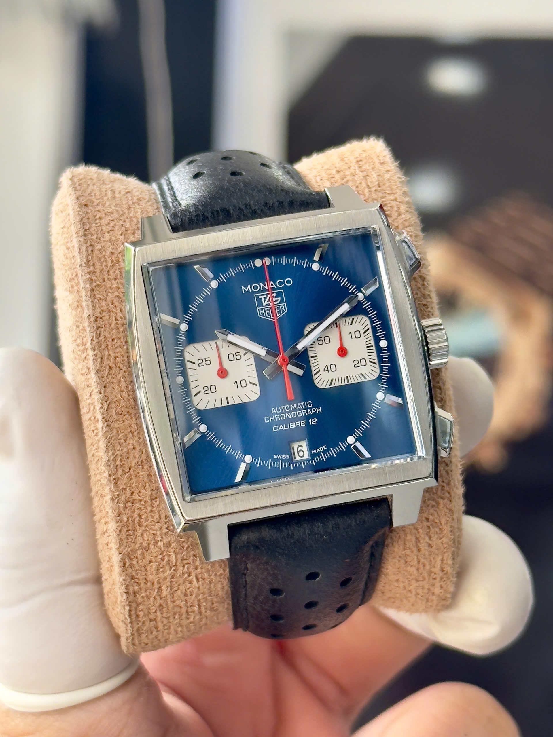 Đồng Hồ Tag Heuer Monaco Chronograph Blue CAW2111.FC6183 - Tình trạng đã qua sử dụng, Fullbox