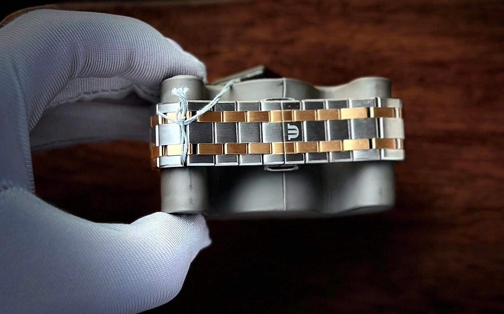 Đồng hồ Maurice Lacroix Aikon Quartz Date AI1108-PVP02-130-1