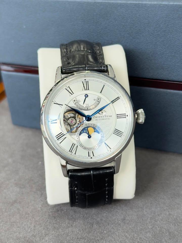 Orient Star Automatic – Đồng Hồ Cơ Lộ Tim Sang Trọng Với Lịch Moonphase Đẳng Cấp