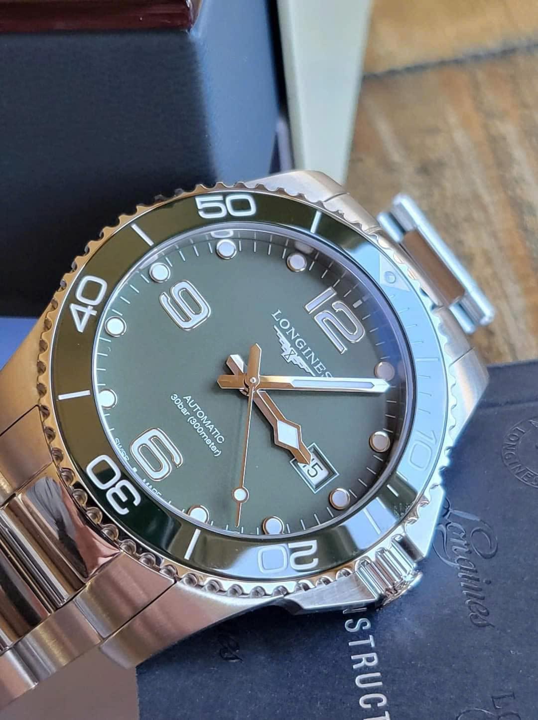 Đồng hồ Longines HydroConquest Ceramic Green L3.782.4.06.6