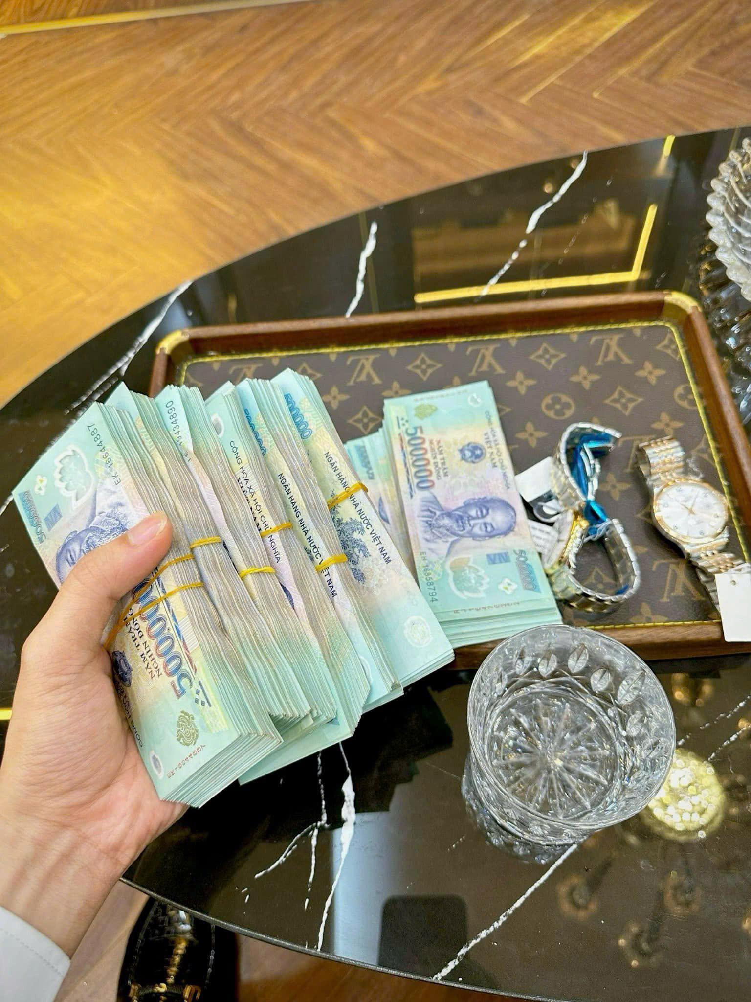 Địa chỉ thu mua đồng hồ cũ uy tín tại TP. HCM