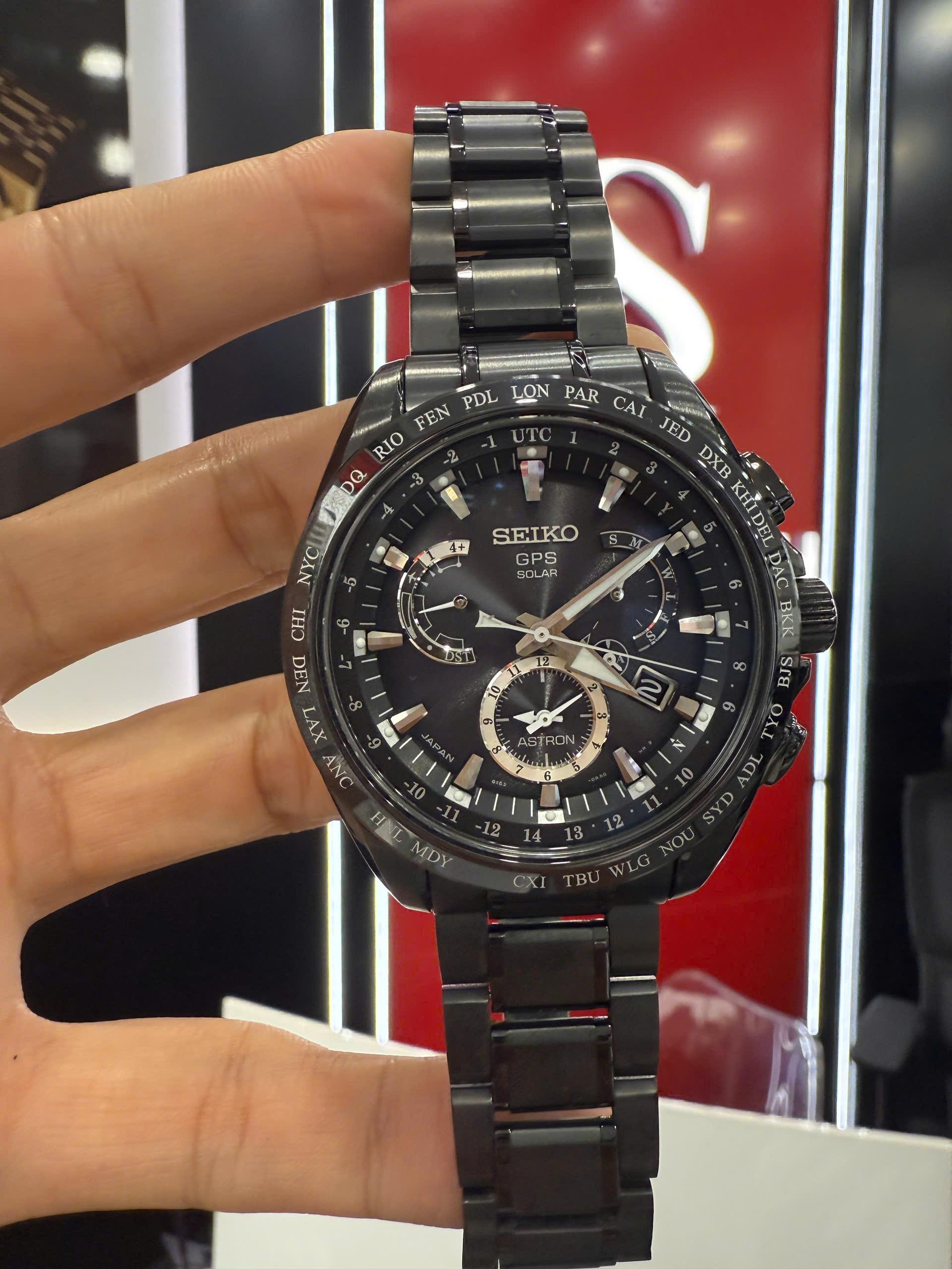 Seiko Astron SSE049J1 – GPS Solar Dual Time Titanium Chính Hãng