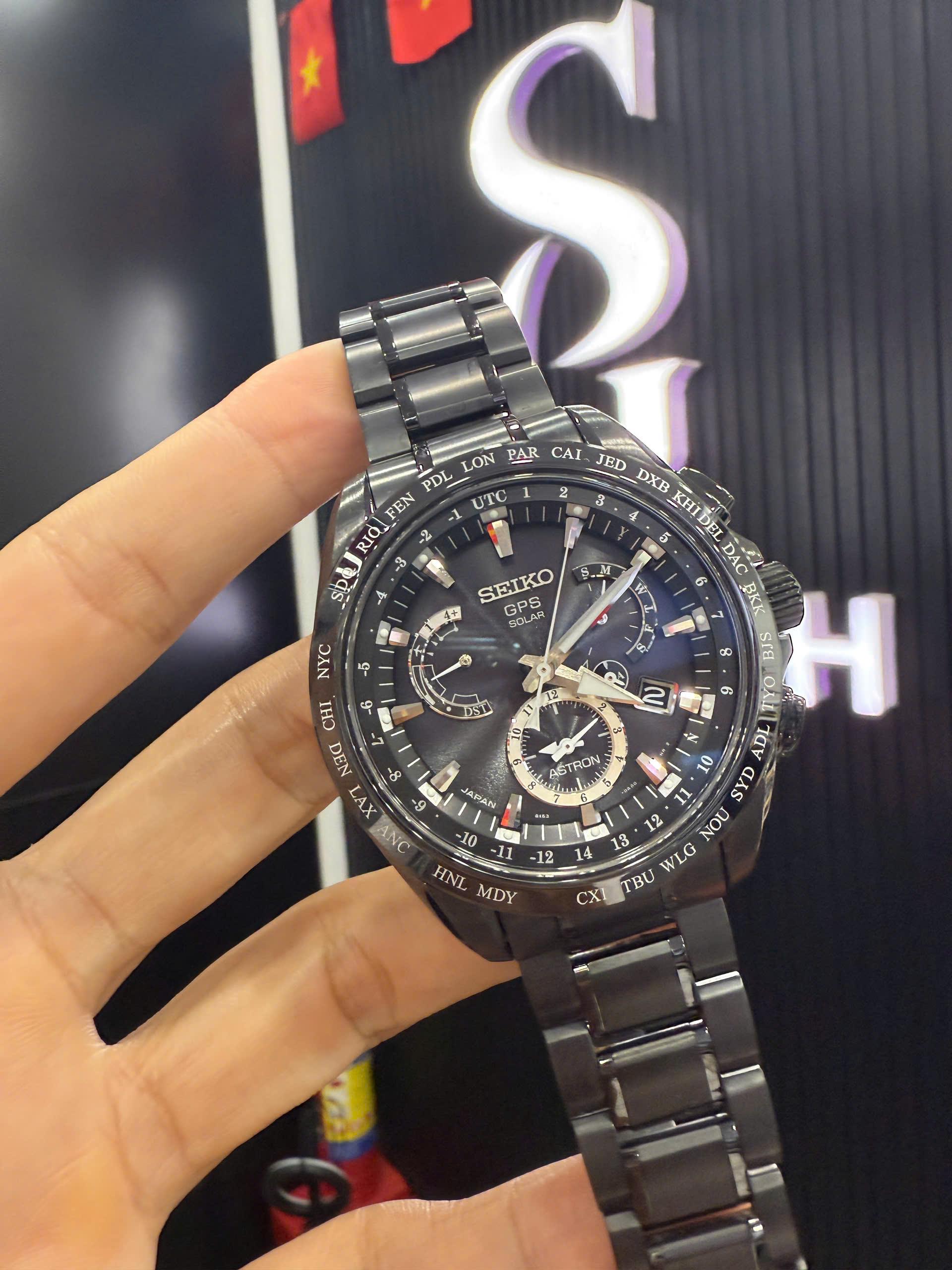 Seiko Astron SSE049J1 – GPS Solar Dual Time Titanium Chính Hãng