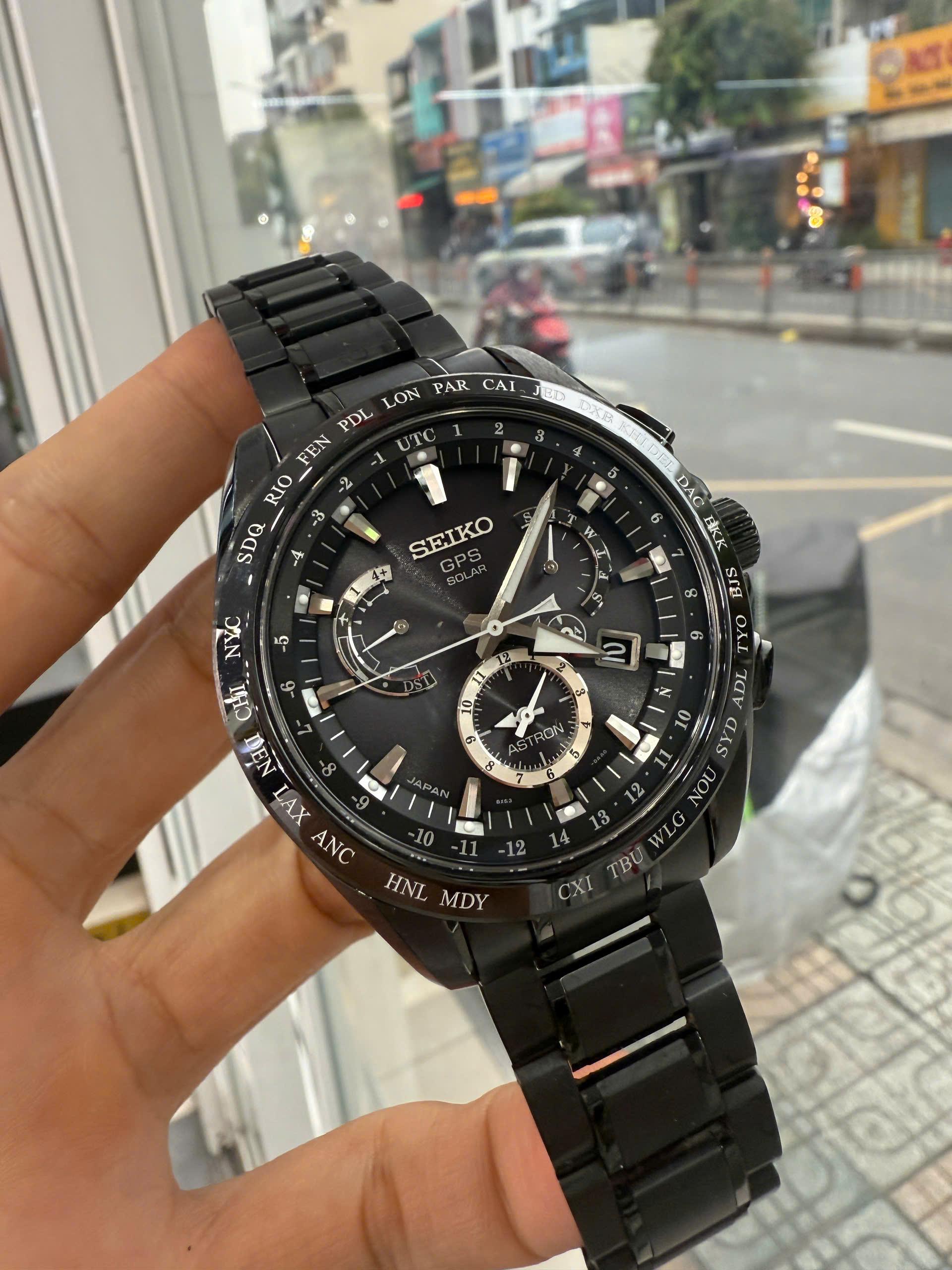 Seiko Astron SSE049J1 – GPS Solar Dual Time Titanium Chính Hãng