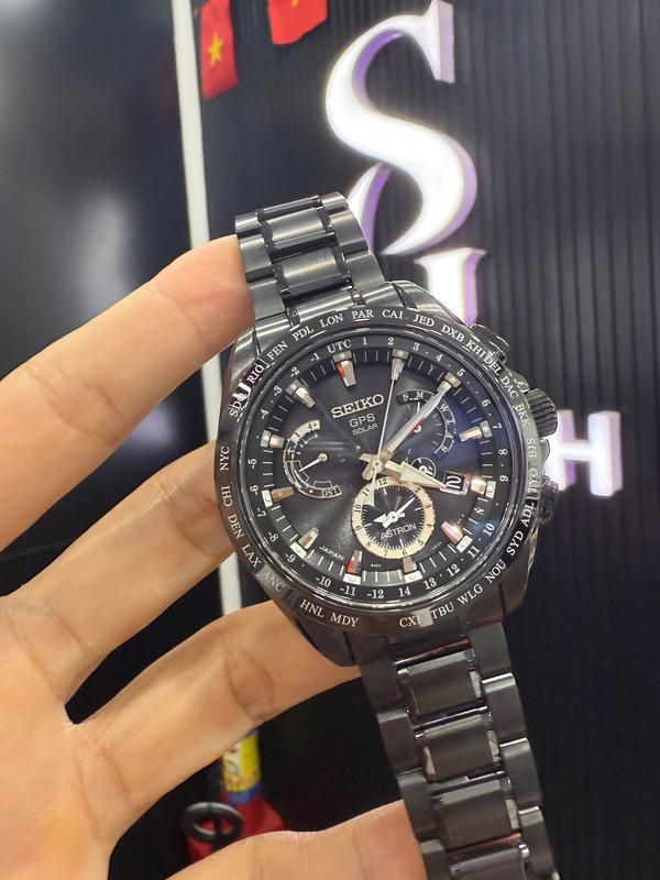 Seiko Astron SSE049J1 – GPS Solar Dual Time Titanium Chính Hãng