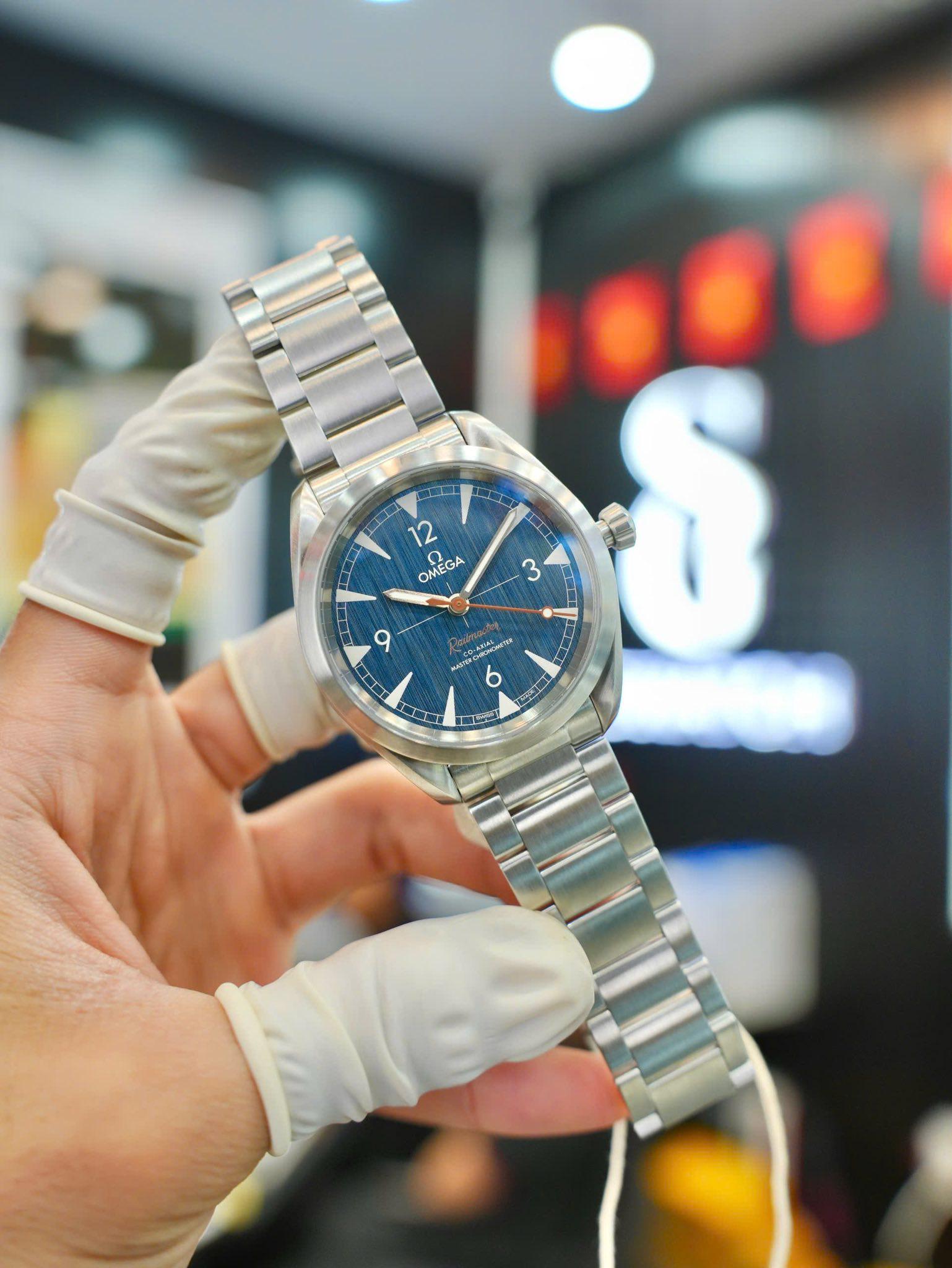 Omega Seamaster Railmaster Co-Axial Master Chronometer 220.10.40.20.03.001 Used