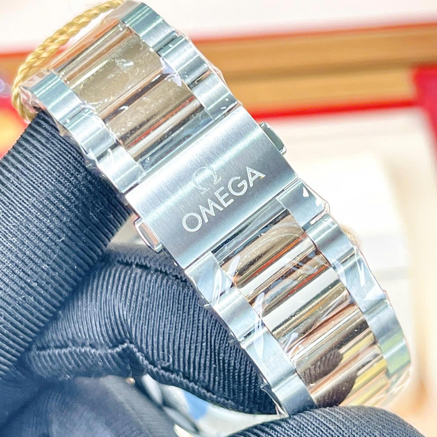 Đồng Hồ Omega Seamaster Aqua Terra Diamond 220.20.38.20.56.002 Demi Vàng 18K Chính Hãng