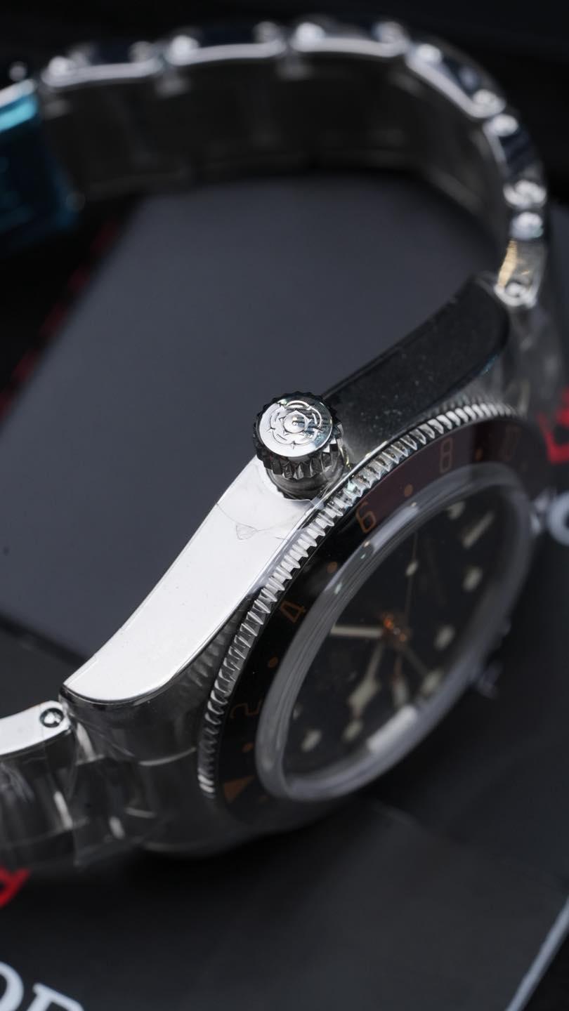 Tudor Black Bay 58 GMT 39mm (Black & Burgundy Bezel  Calibre MT5450-U ) – NEW Full Brand