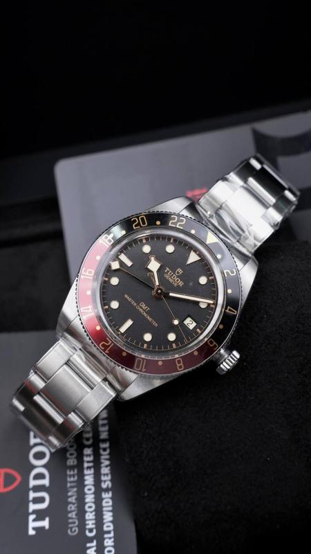 Tudor Black Bay 58 GMT 39mm (Black & Burgundy Bezel  Calibre MT5450-U ) – NEW Full Brand