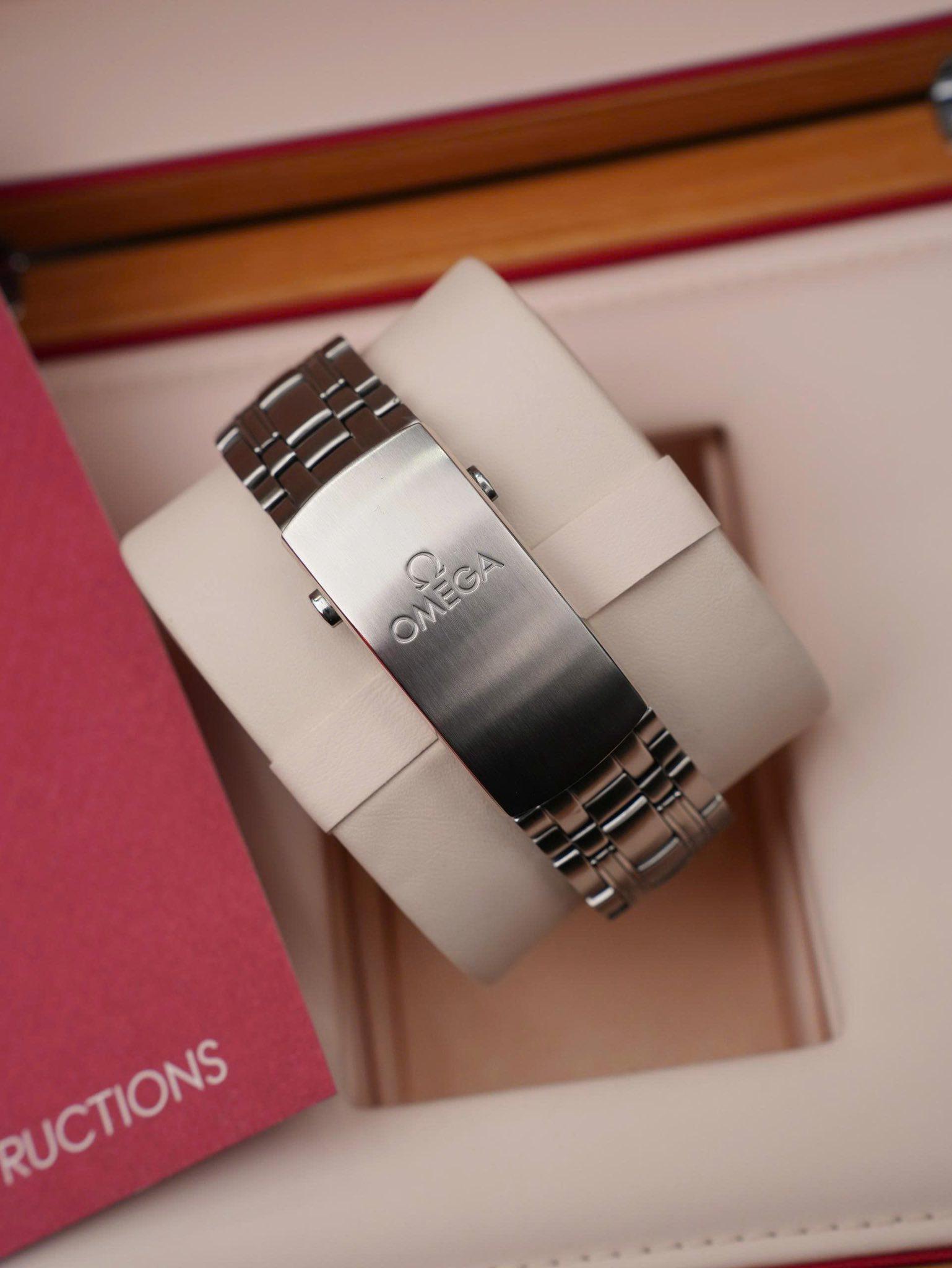 Omega Seamaster Diver 300M 210.30.42.20.06.001 Grey Dial Master Chronometer Like New