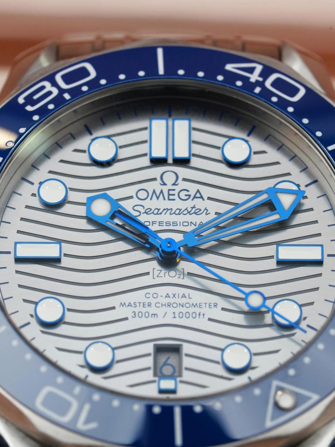 Omega Seamaster Diver 300M 210.30.42.20.06.001 Grey Dial Master Chronometer Like New