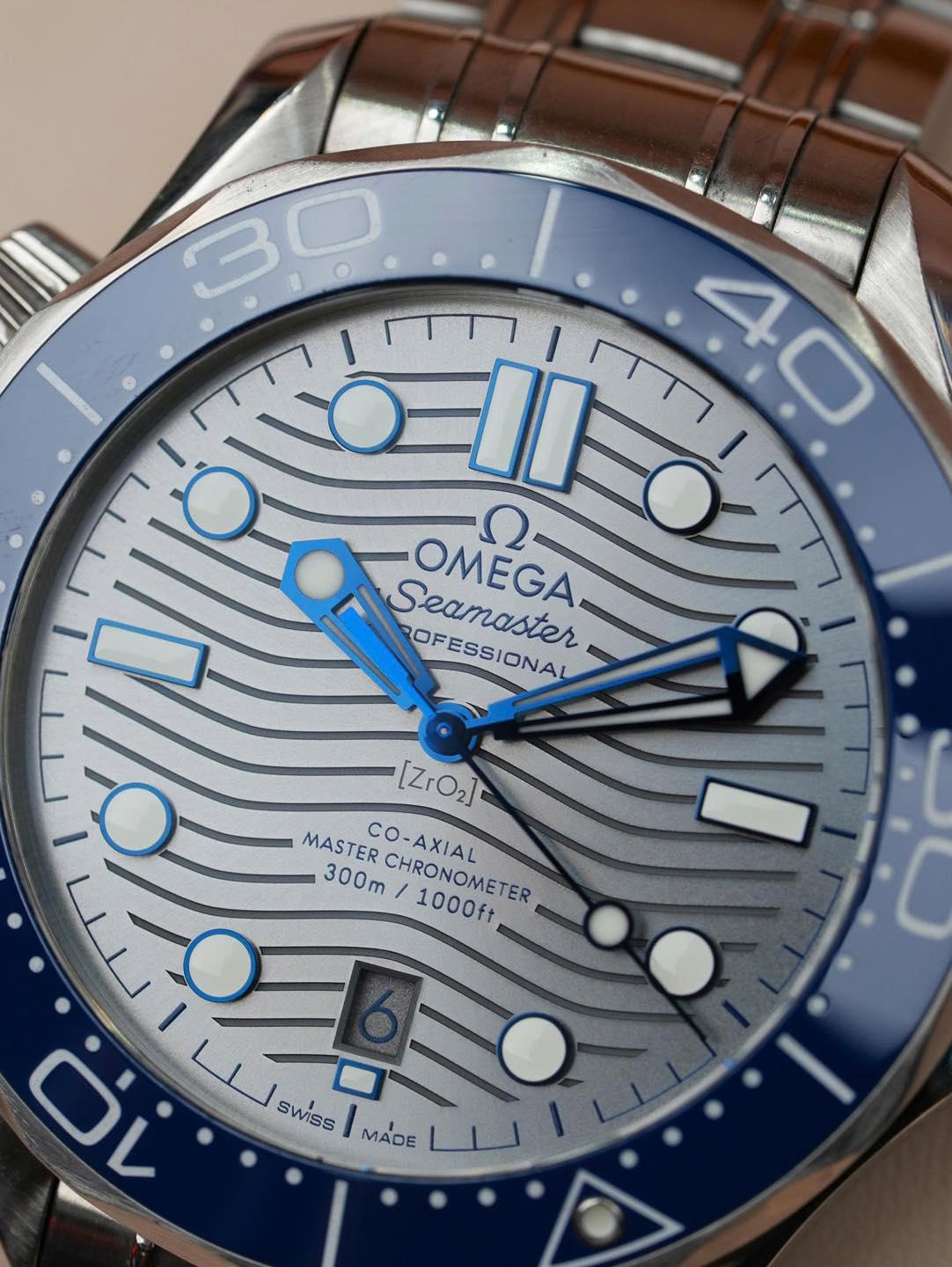 Omega Seamaster Diver 300M 210.30.42.20.06.001 Grey Dial Master Chronometer Like New