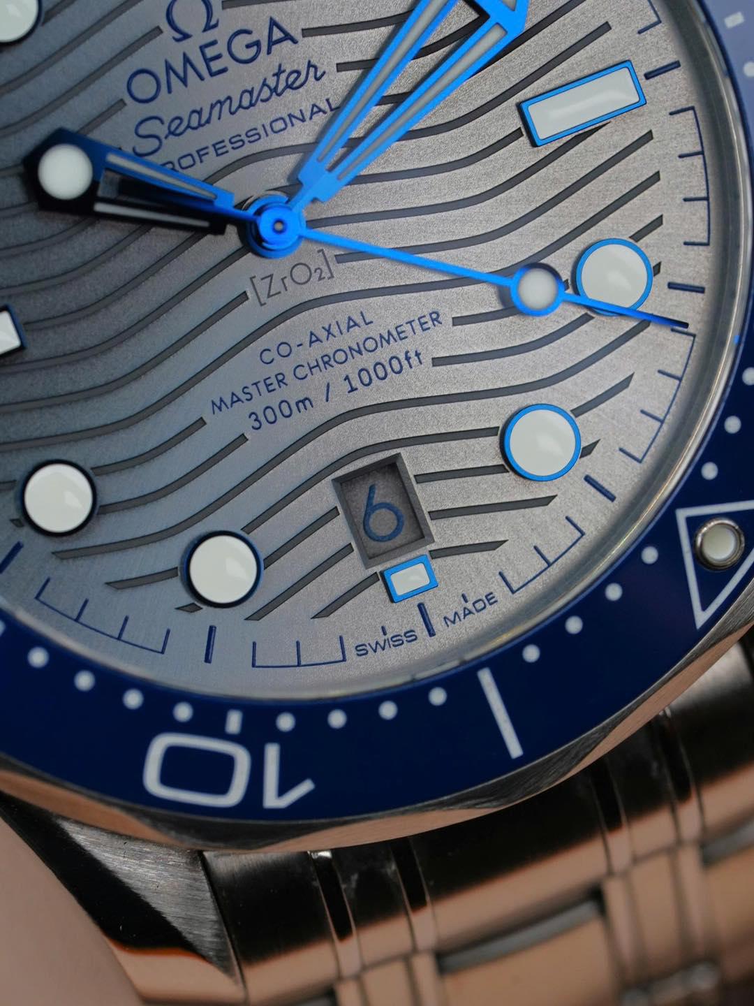 Omega Seamaster Diver 300M 210.30.42.20.06.001 Grey Dial Master Chronometer Like New