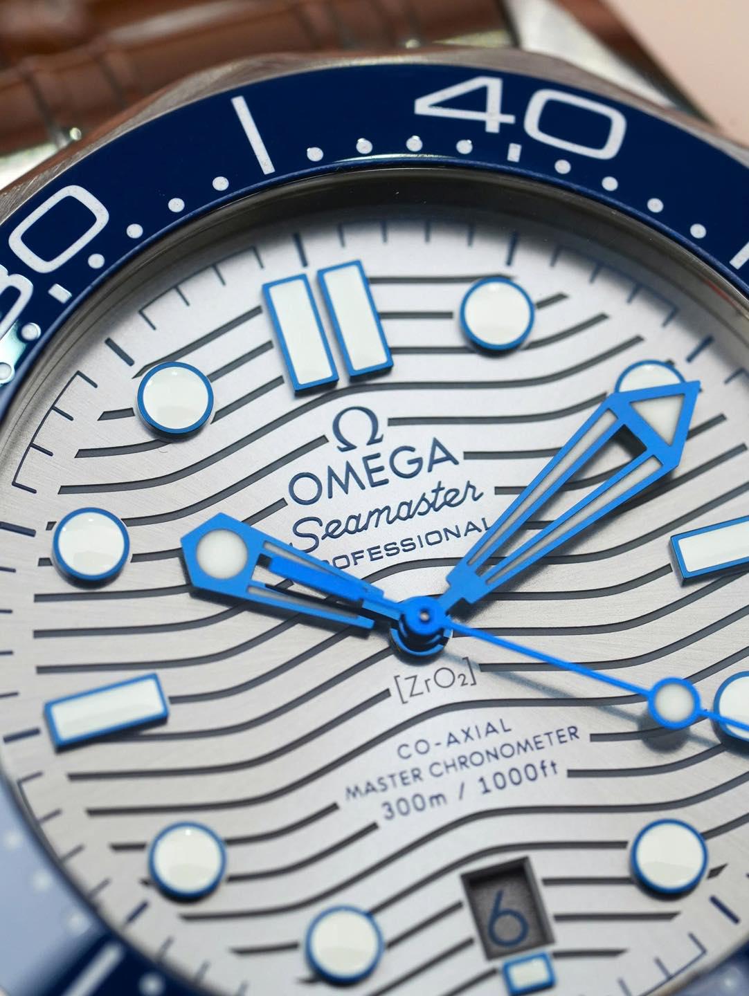 Omega Seamaster Diver 300M 210.30.42.20.06.001 Grey Dial Master Chronometer Like New