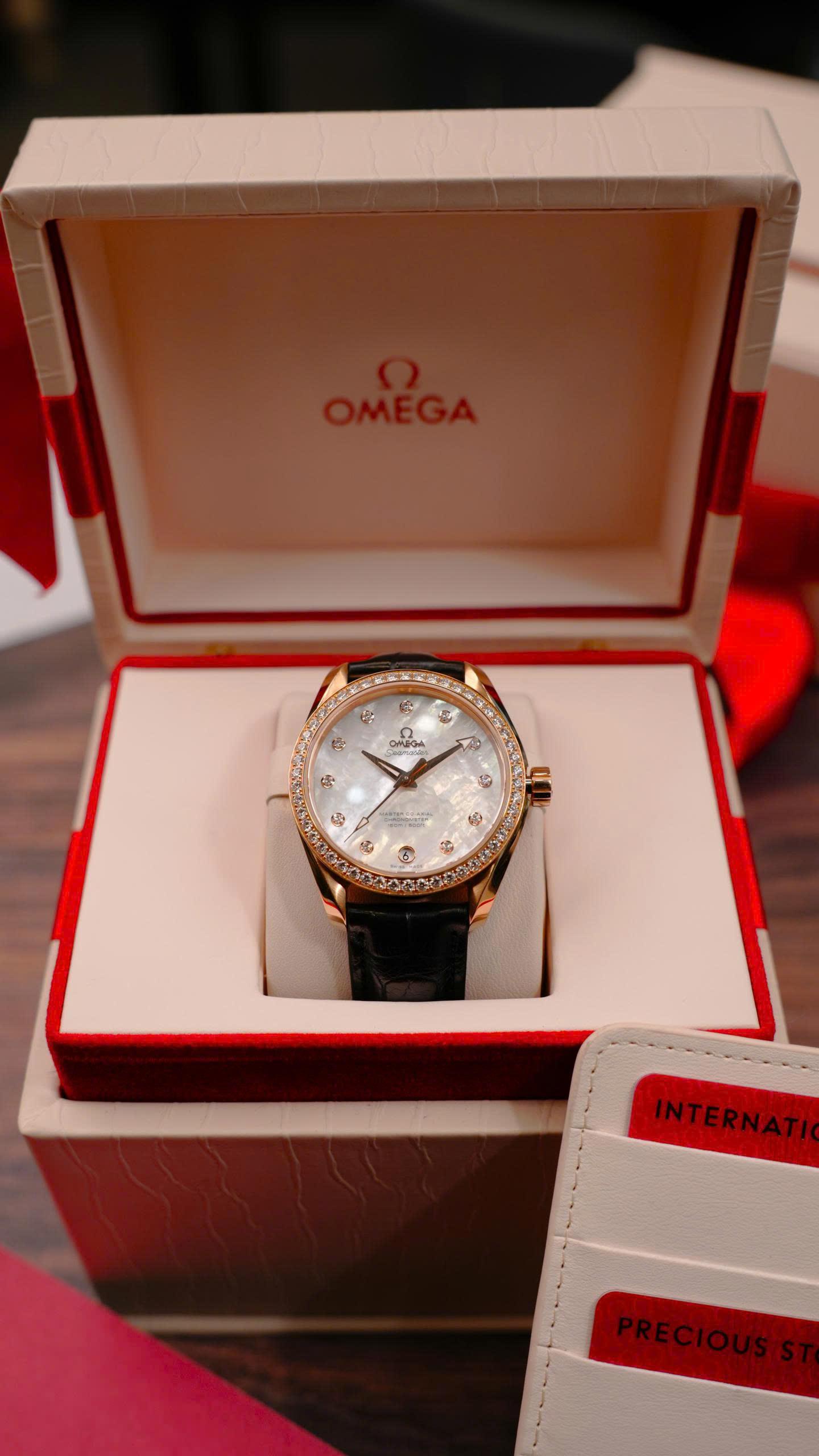 Omega Aqua Terra 231.58.39.21.55.001 Gold Diamond MOP 38.5mm