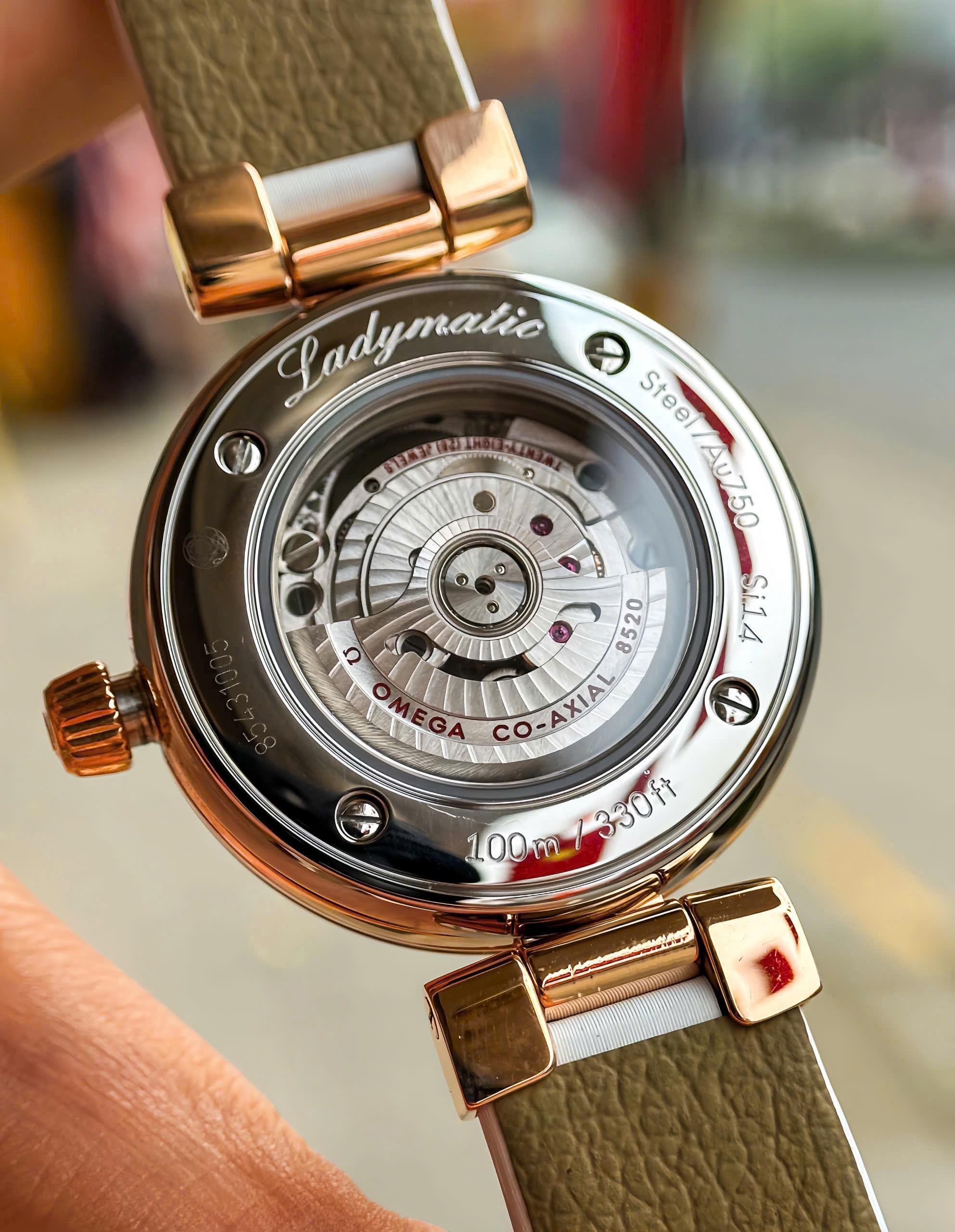 Omega Ladymatic Diamond 425.22.34.20.55.001