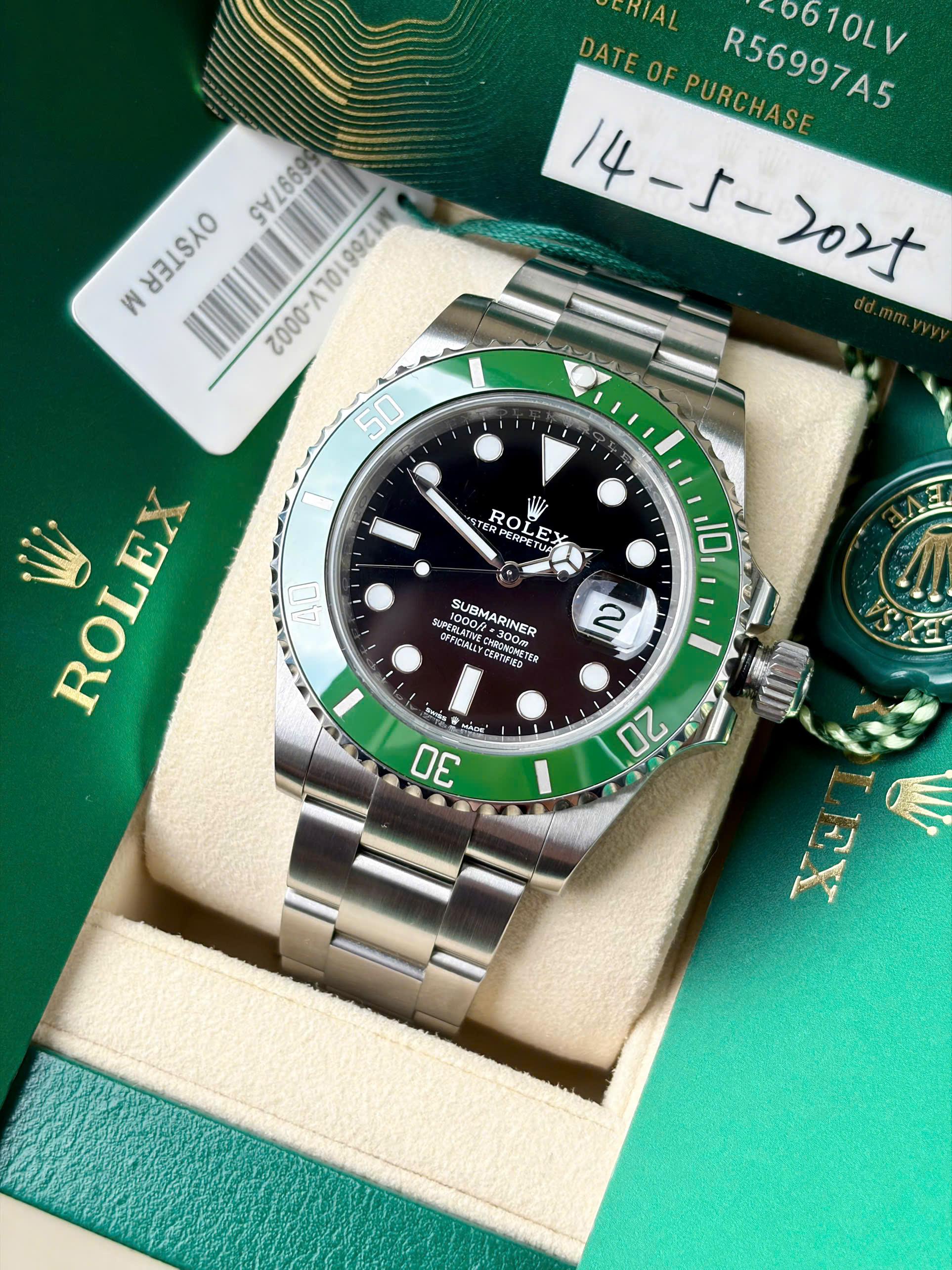 Rolex Submariner Date “Starbucks” 126610LV – 41mm Oystersteel, Bezel Xanh Cerachrom