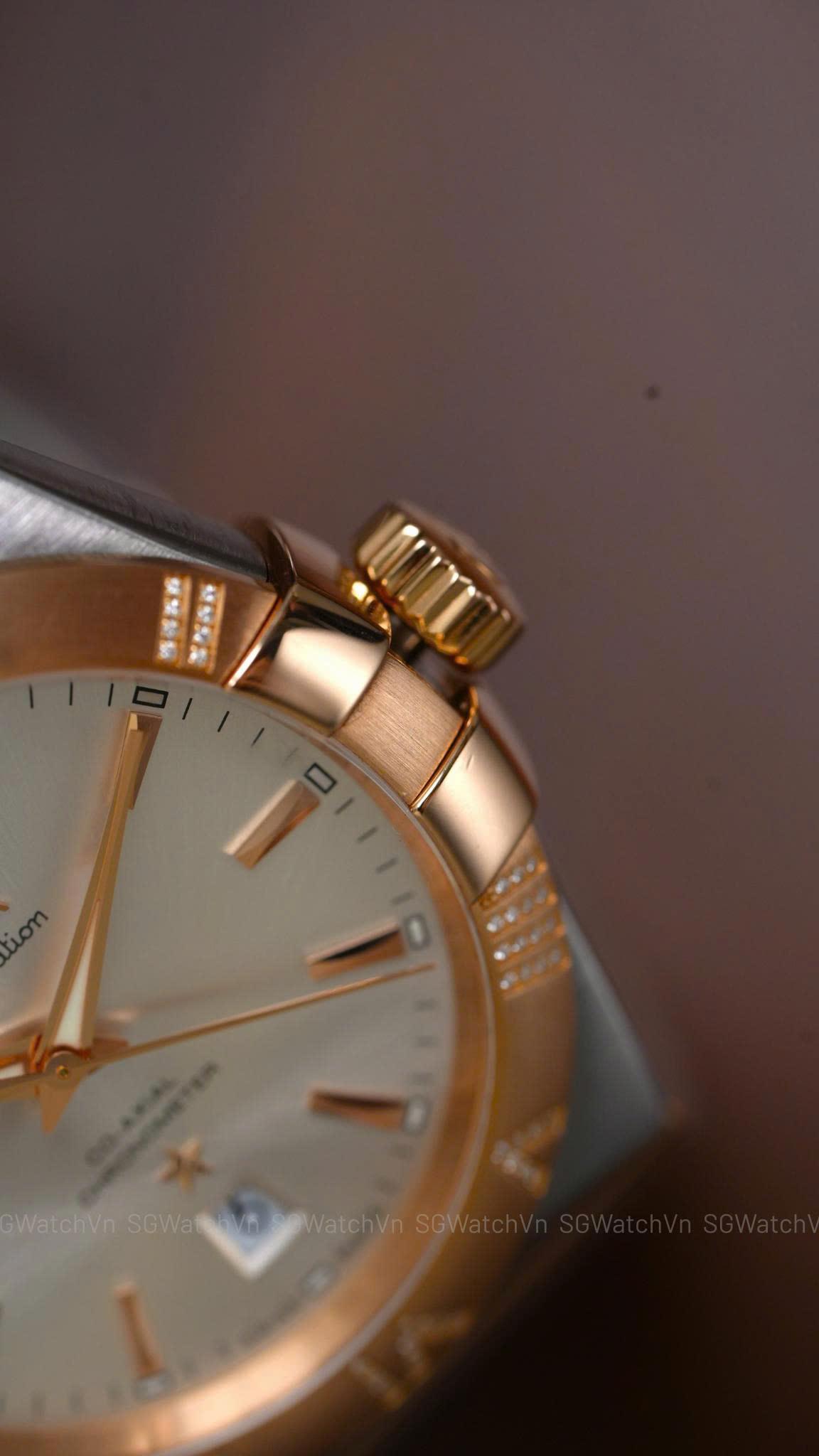Omega Constellation Co-Axial Day-Date 123.25.38.22.02.001 – 38mm Demi Vàng Hồng 18K, Bezel Kim Cương